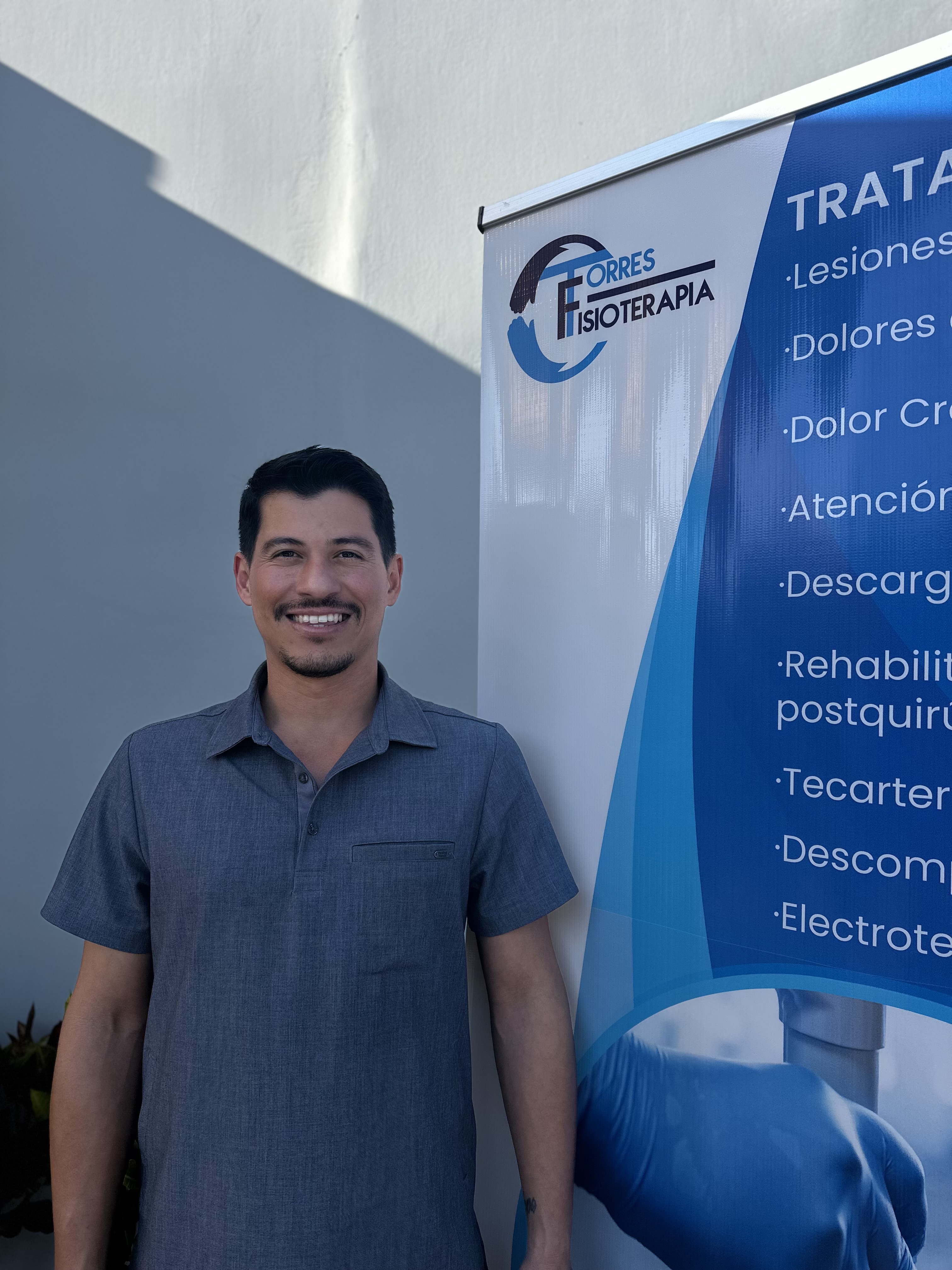 Edgardo Torres Vásquez - Lic. Terapia Física